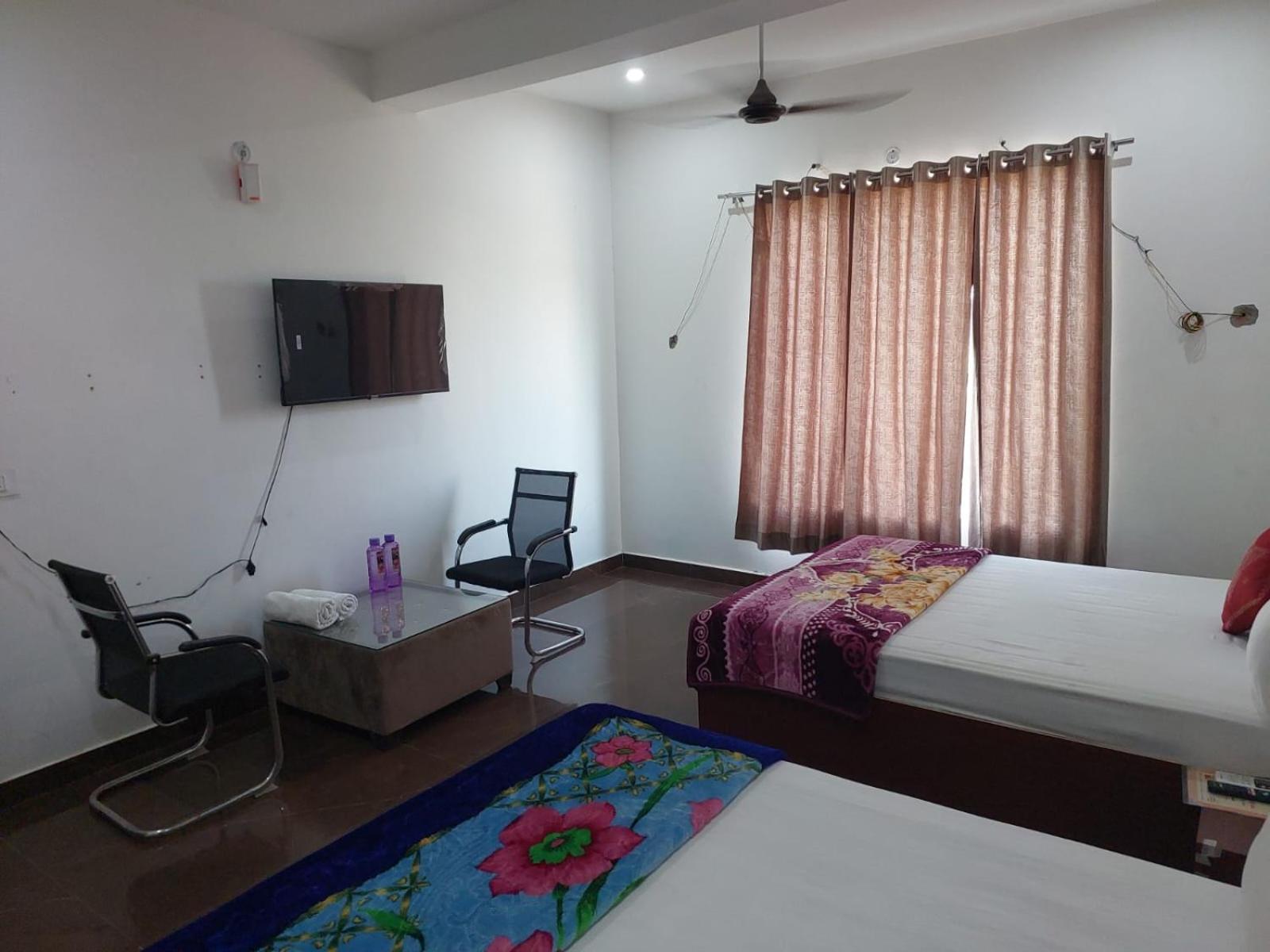 Brahmanand Seva Dham Hotel 5*